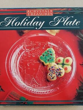 Crystal Treasures Holiday Plate Glass 7" Santa in Sleigh Flying Over House